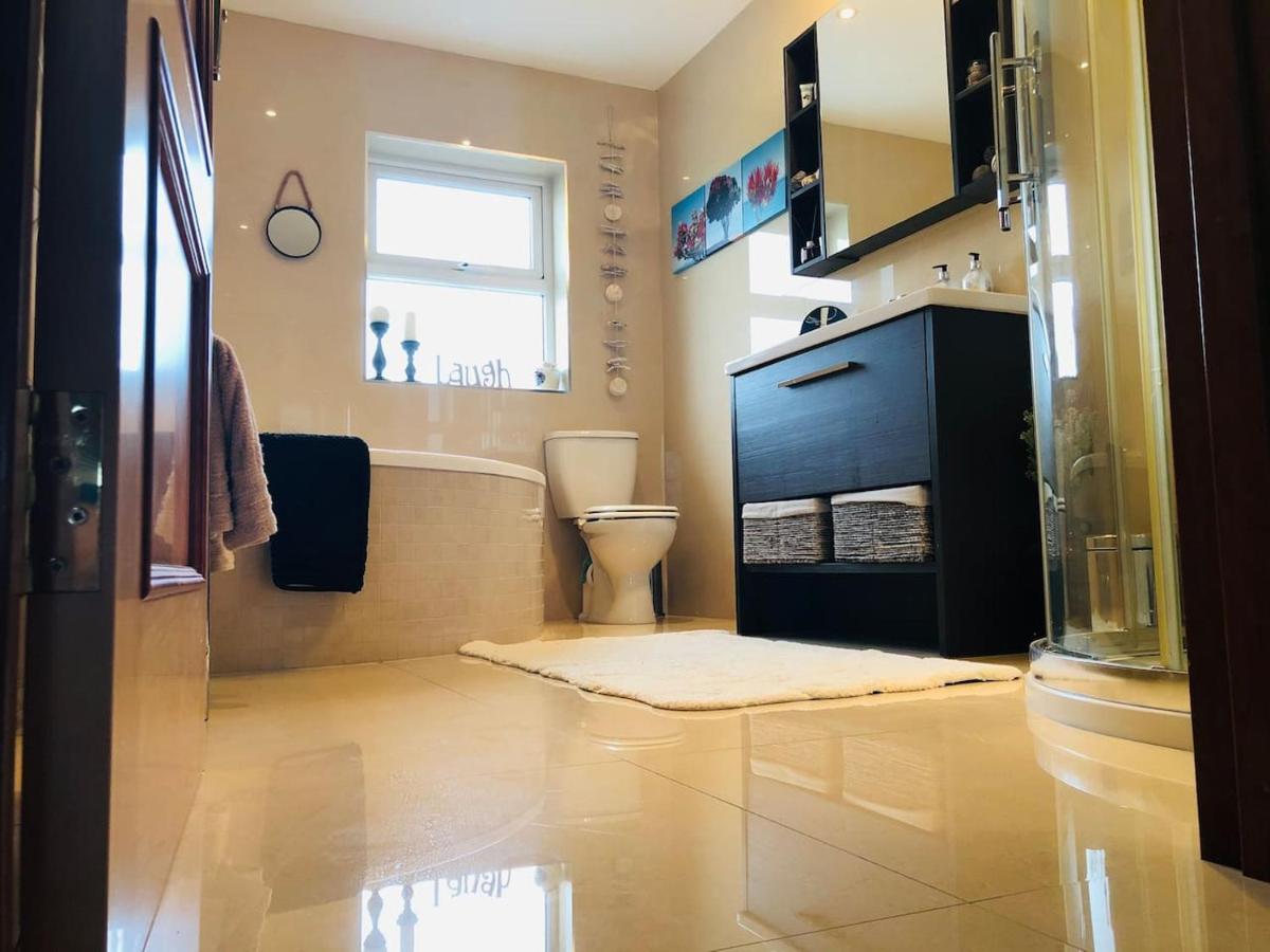 Connemara. 3 Bedroom, 8 Bed, Holiday Home 戈尔韦 外观 照片