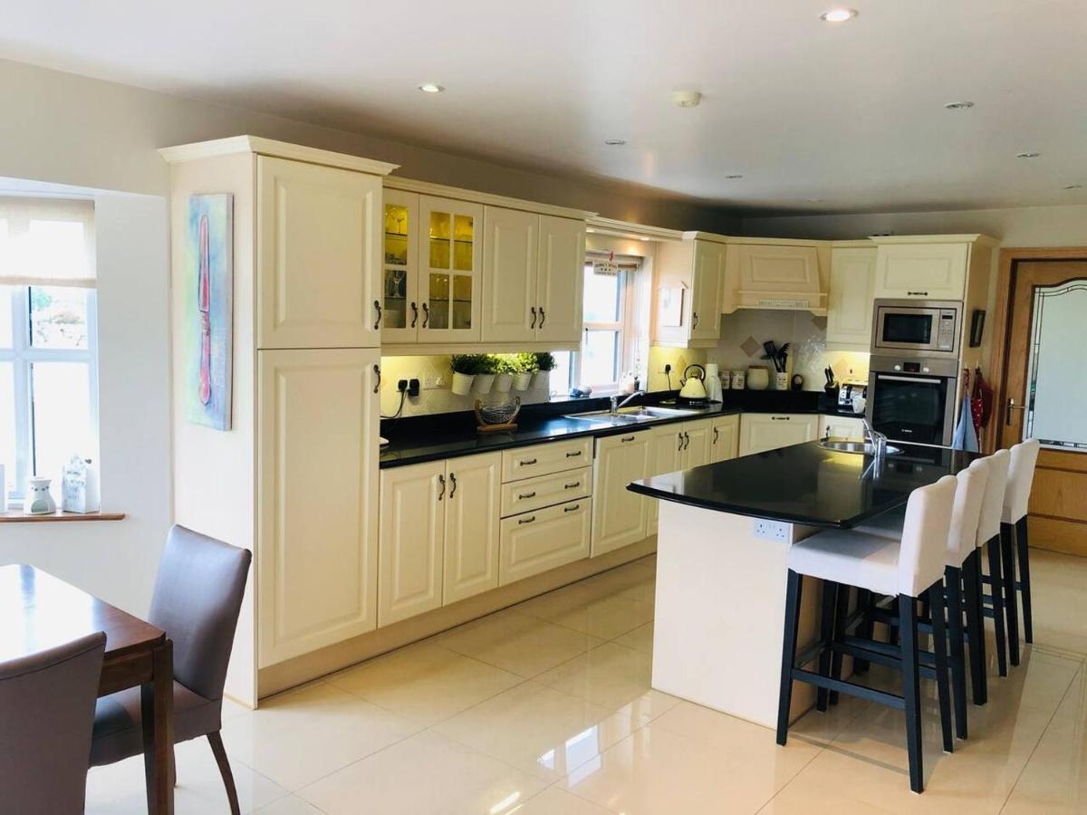 Connemara. 3 Bedroom, 8 Bed, Holiday Home 戈尔韦 外观 照片