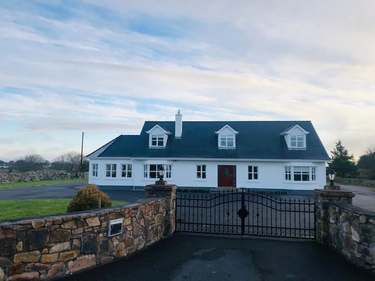 Connemara. 3 Bedroom, 8 Bed, Holiday Home 戈尔韦 外观 照片