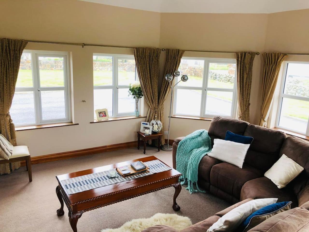 Connemara. 3 Bedroom, 8 Bed, Holiday Home 戈尔韦 外观 照片