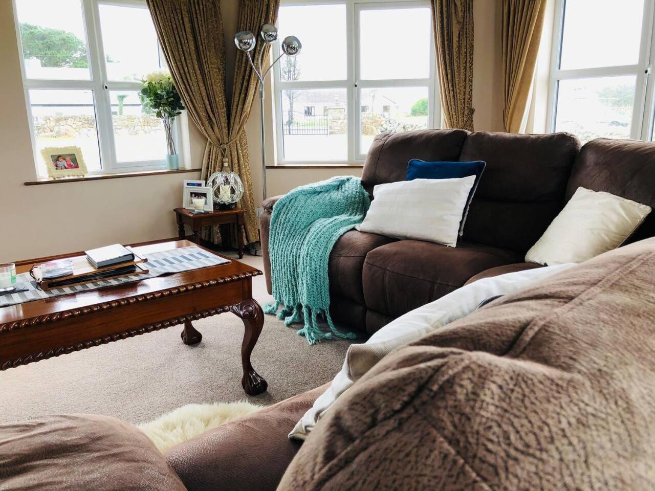 Connemara. 3 Bedroom, 8 Bed, Holiday Home 戈尔韦 外观 照片