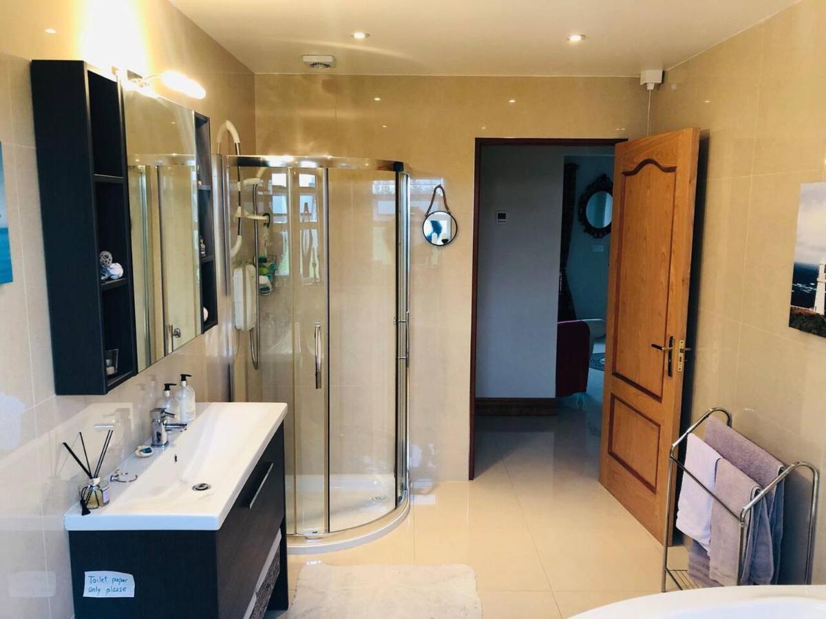 Connemara. 3 Bedroom, 8 Bed, Holiday Home 戈尔韦 外观 照片